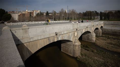 Puente del Rey y Puerta del Rey en Madrid Río